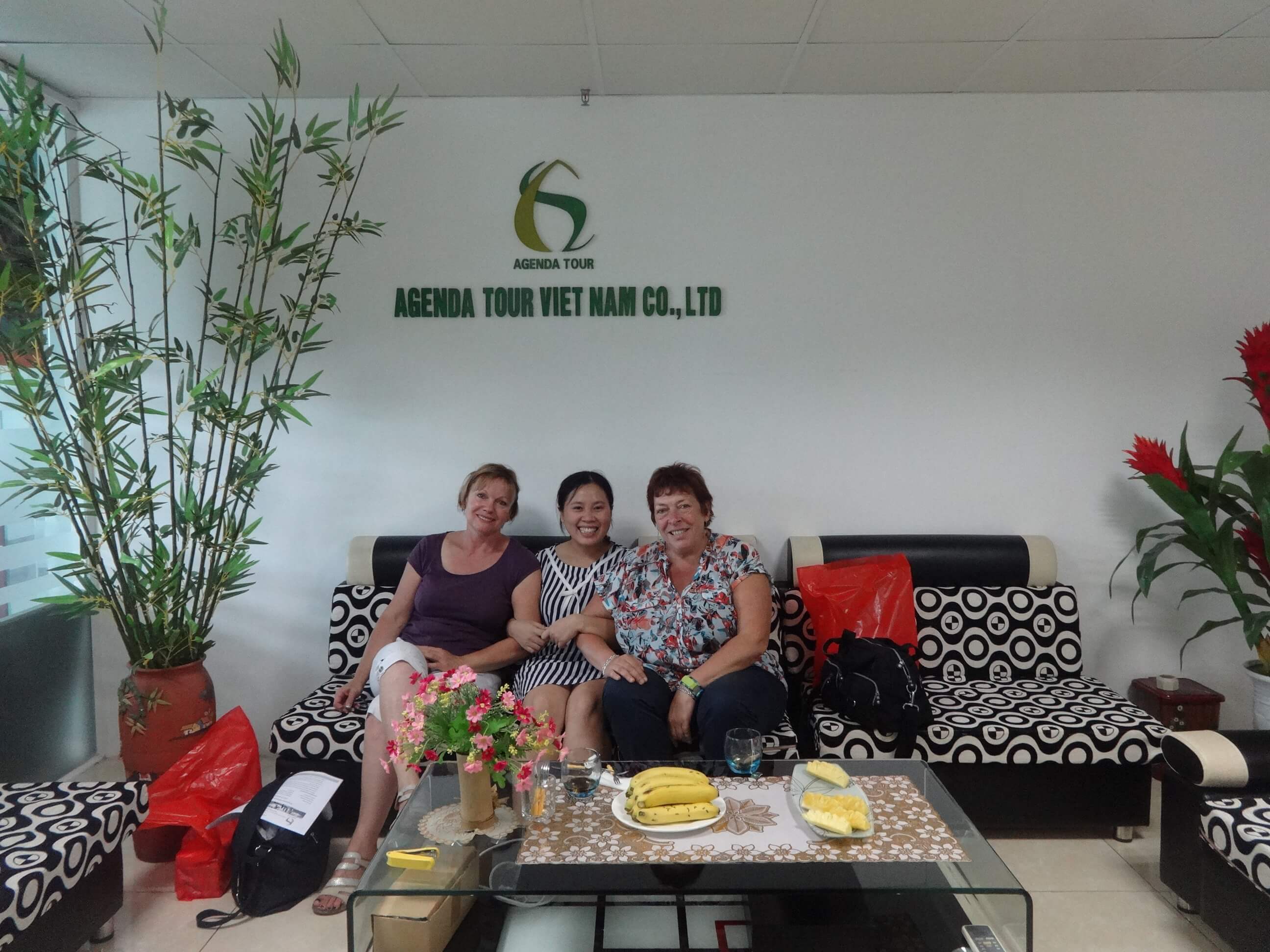 Voyageurs au Vietnam entre amis avec Agenda Tour