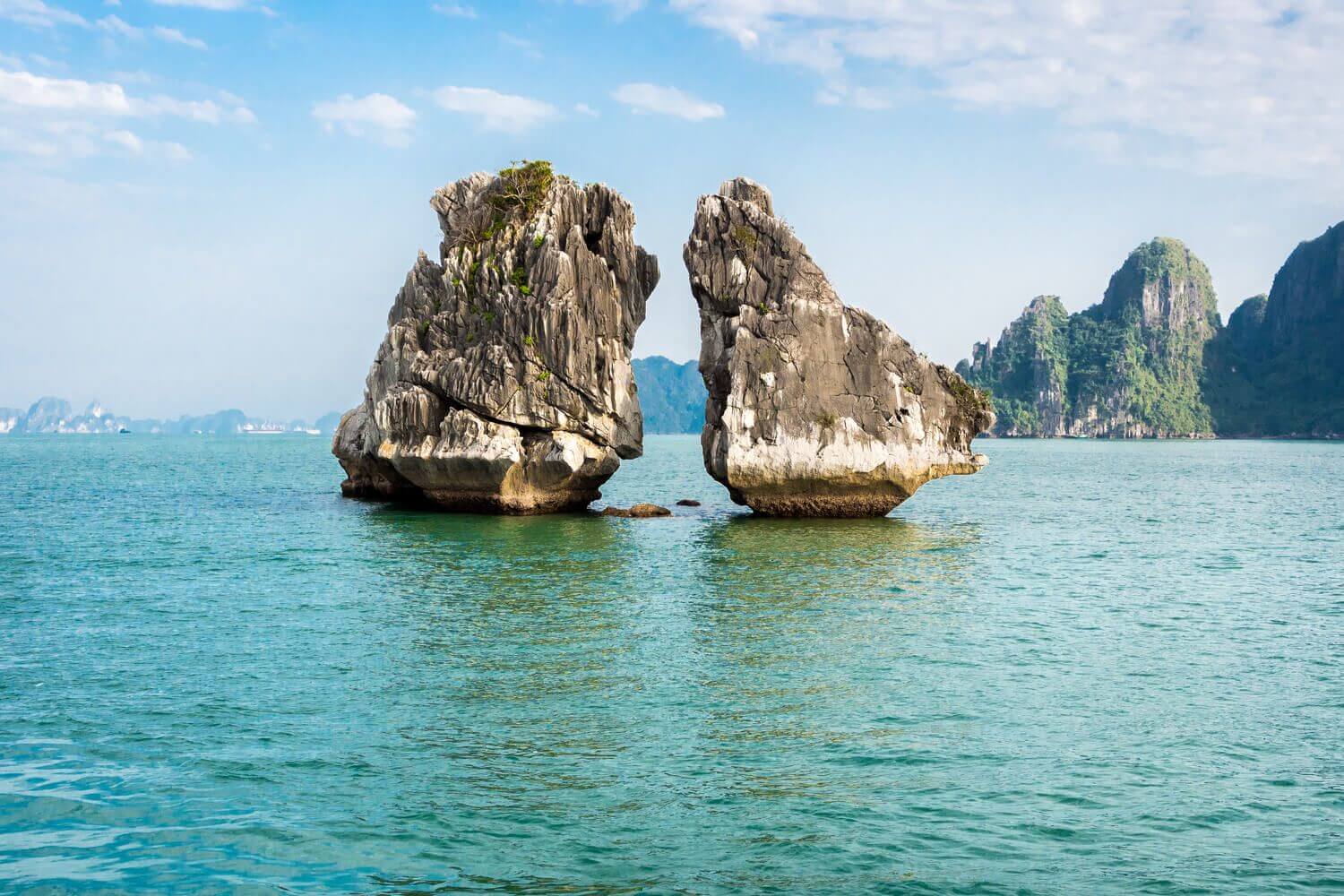 croisiere-halong-en-jonque-huong-hai-2-jours--1-nuits-1