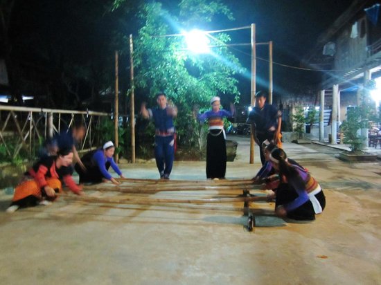 Mai Chau et les spectacles locaux  Une immersion culturelle inoubliable