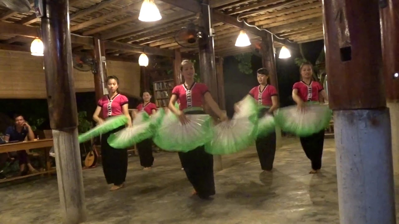 Mai Chau et les spectacles locaux  Une immersion culturelle inoubliable
